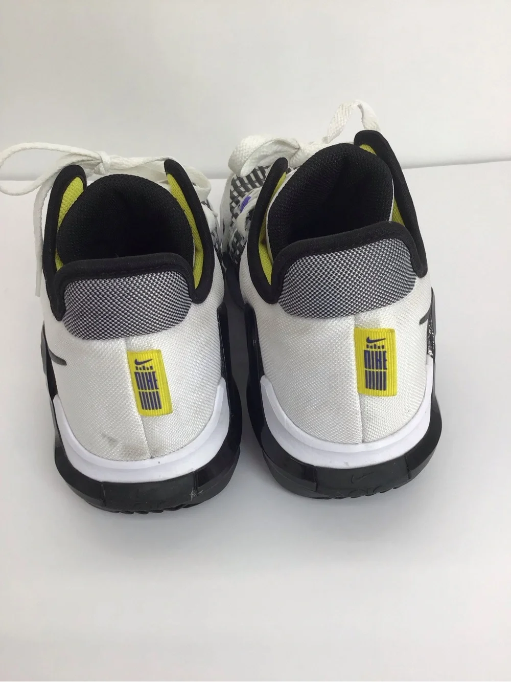 Nike Lebron Witness VI Basketball Sneakers White/Black/Perisan Violet Size 11
